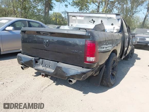 2016 Ram 1500 Sport with VIN 1C6RR7HT9GS252355, listed as a IAAI auction lot 40565977 with 116,252 mi miles and . Bid and sale history available at DreamBid. Image 4.