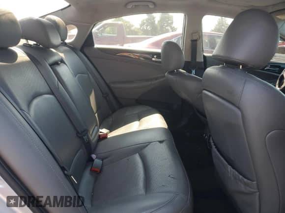 2014 Hyundai Sonata SE z VIN 5NPEC4AC9EH907434, wystawiony jako Copart lot #80990305 z przebiegiem 158 868 mil mil oraz Szkoda całkowita • Salvage title. Historia ofert i sprzedaży dostępna na DreamBid. Obrazek 10.