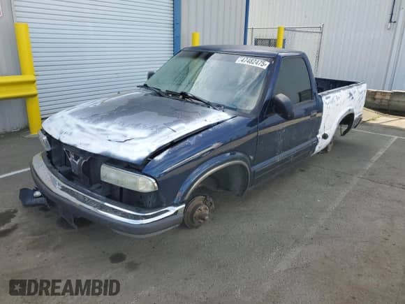 1999 Chevrolet S-10 с VIN 1GCCS14X1X8133382, выставлен на аукционе Copart как лот 47482475 с пробегом Не указан миль и На запчасти • Non repairable. История ставок и продаж доступна на DreamBid. Изображение 1.