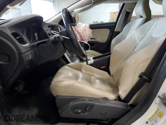 2018 Volvo S60 Dynamic с VIN YV140MTLXJ2450852, выставлен на аукционе Copart как лот 53932485 с пробегом Не указан миль и Списание • Salvage title. История ставок и продаж доступна на DreamBid. Изображение 7.