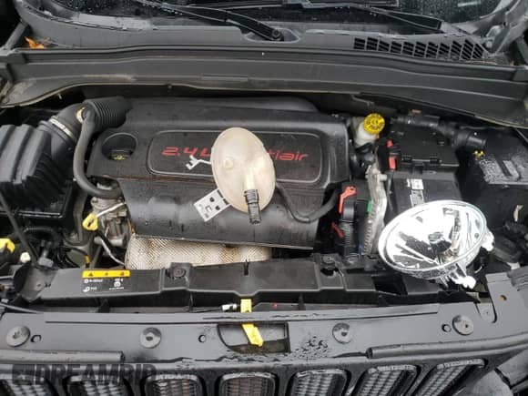 2017 Jeep Renegade Altitude с VIN ZACCJBBB2HPE66734, выставлен на аукционе Copart как лот 86079365 с пробегом 76 471 миль миль и Списание • Salvage title. История ставок и продаж доступна на DreamBid. Изображение 11.