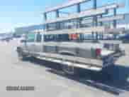 1998 Chevrolet Silverado 2500 z VIN 1GCGC29R3WE168312, wystawiony jako IAAI lot #42920057 z przebiegiem 379 202 mil mil oraz . Historia ofert i sprzedaży dostępna na DreamBid. Obrazek 3.