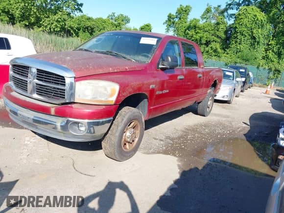 2006 Dodge 1500 SLT with VIN 3D7KS19DX6G158399, listed as a IAAI auction lot 42375804 with 330,402 mi miles and . Bid and sale history available at DreamBid. Image 2.
