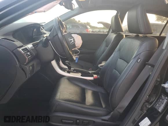 2017 Honda Accord EX-L z VIN JHMCR6F50HC030472, wystawiony jako Copart lot #81522715 z przebiegiem 97 186 mil mil oraz Szkoda całkowita • Salvage title. Historia ofert i sprzedaży dostępna na DreamBid. Obrazek 7.