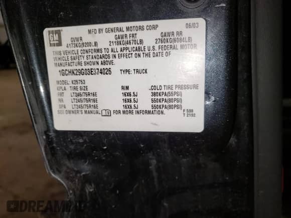 2003 Chevrolet Silverado 2500HD LT z VIN 1GCHK29G03E374026, wystawiony jako Copart lot #66545055 z przebiegiem 121 815 mil mil oraz Czysty tytuł • Clean title. Historia ofert i sprzedaży dostępna na DreamBid. Obrazek 12.