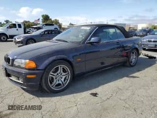 2001 BMW 3 Series 330Ci with VIN WBABS534X1JU82354, listed as a Copart auction lot 70211435 with 104,461 mi miles and Clean title. Bid and sale history available at DreamBid. Image 1.