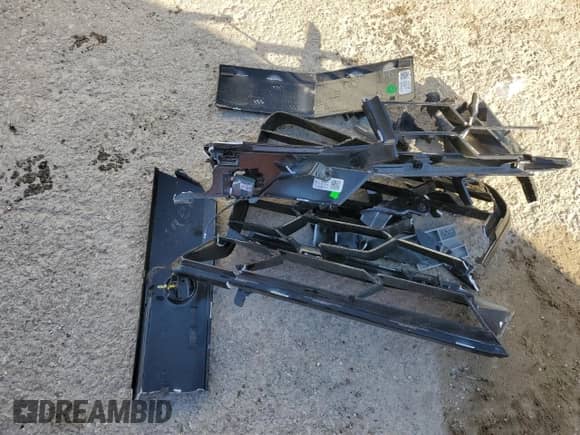 2023 Chevrolet Corvette 3LZ с VIN 1G1YF3D39P5601842, выставлен на аукционе Copart как лот 82047124 с пробегом 7 330 миль миль и Списание • Salvage title. История ставок и продаж доступна на DreamBid. Изображение 14.