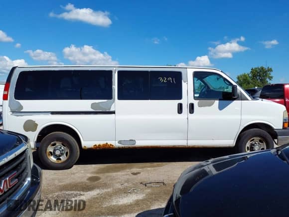 2010 Chevrolet Express Passenger LT с VIN 1GA2G1DG6A1150054, выставлен на аукционе IAAI как лот 43123291 с пробегом 210 243 миль миль и . История ставок и продаж доступна на DreamBid. Изображение 13.