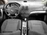 2009 Chevrolet Aveo 2LT с VIN KL1TG56E99B327983, выставлен на аукционе Copart как лот 52779215 с пробегом 85 445 миль миль и Списание • Salvage title. История ставок и продаж доступна на DreamBid. Изображение 8.