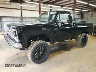 1976 Chevrolet Silverado 1500 z VIN CKL146F346853, wystawiony jako Copart lot #54246755 z przebiegiem 97 858 mil mil oraz Szkoda całkowita • Salvage title. Historia ofert i sprzedaży dostępna na DreamBid. Obrazek 1.