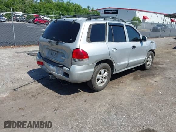 2005 Hyundai Santa Fe GLS с VIN KM8SC13E95U861640, выставлен на аукционе IAAI как лот 42248903 с пробегом 234 732 миль миль и . История ставок и продаж доступна на DreamBid. Изображение 4.