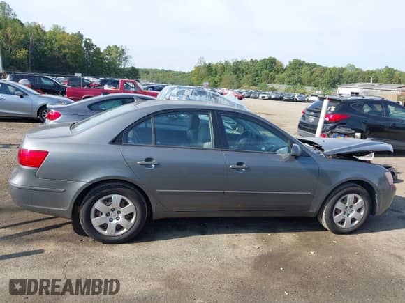 2009 Hyundai Sonata GLS с VIN 5NPET46C89H561603, выставлен на аукционе IAAI как лот 43271318 с пробегом 84 300 миль миль и . История ставок и продаж доступна на DreamBid. Изображение 13.