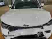 2017 Jeep Grand Cherokee 75th Anniversary z VIN 1C4RJEAG6HC877938, wystawiony jako Copart lot #58604725 z przebiegiem 79 586 mil mil oraz Szkoda całkowita • Salvage title. Historia ofert i sprzedaży dostępna na DreamBid. Obrazek 12.