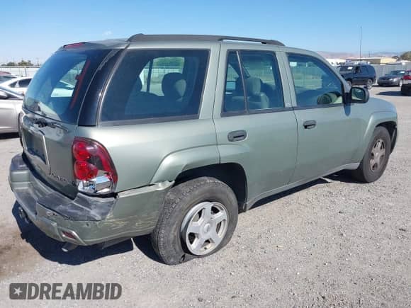 2003 Chevrolet TrailBlazer LS with VIN 1GNDS13S932324109, listed as a IAAI auction lot 42655499 with 150,757 mi miles and . Bid and sale history available at DreamBid. Image 4.