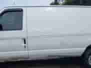 2007 Ford Econoline Cargo Commercial z VIN 1FTNE24L87DA53023, wystawiony jako IAAI lot #42457310 z przebiegiem Nie podano mil oraz . Historia ofert i sprzedaży dostępna na DreamBid. Obrazek 14.