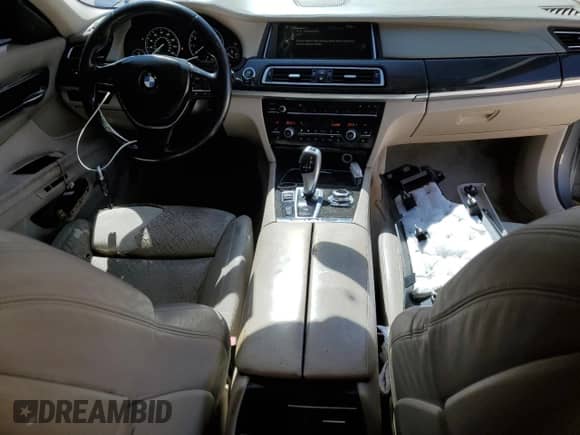 2013 BMW 7 Series 740Li xDrive с VIN WBAYF4C56DDE23552, выставлен на аукционе Copart как лот 89463175 с пробегом 142 984 миль миль и Чистый • Clean title. История ставок и продаж доступна на DreamBid. Изображение 8.