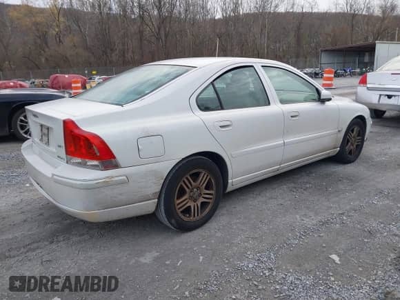 2006 Volvo S60 2.5L Turbo с VIN YV1RS592162504695, выставлен на аукционе IAAI как лот 40913748 с пробегом Не указан миль и . История ставок и продаж доступна на DreamBid. Изображение 4.