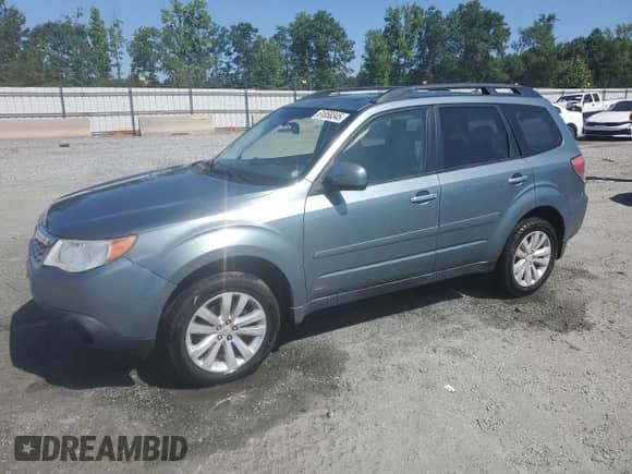 2013 Subaru Forester X Limited z VIN JF2SHAFC9DH413830, wystawiony jako Copart lot #61858345 z przebiegiem 145 162 mil mil oraz Szkoda całkowita • Salvage title. Historia ofert i sprzedaży dostępna na DreamBid. Obrazek 1.
