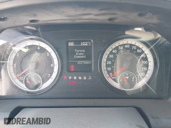 2017 Ram 1500 Big Horn z VIN 1C6RR7GG9HS770214, wystawiony jako IAAI lot #43171302 z przebiegiem 163 788 mil mil oraz . Historia ofert i sprzedaży dostępna na DreamBid. Obrazek 7.