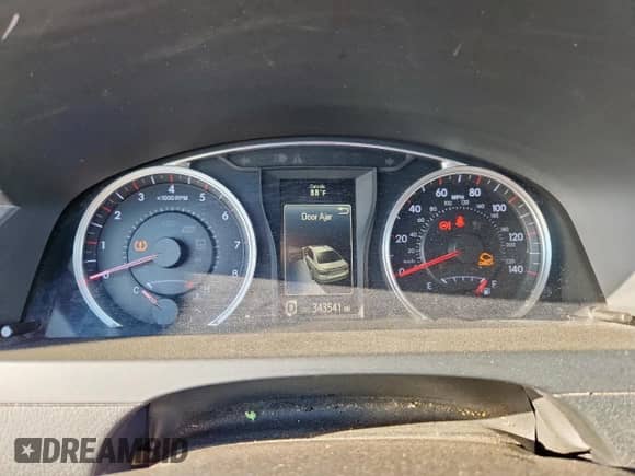 2015 Toyota Camry SE z VIN 4T1BF1FK6FU074767, wystawiony jako Copart lot #84054815 z przebiegiem 343 541 mil mil oraz Czysty tytuł • Clean title. Historia ofert i sprzedaży dostępna na DreamBid. Obrazek 9.