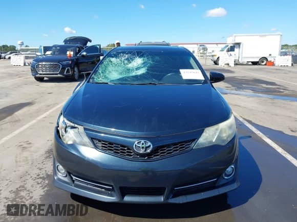 2014 Toyota Camry SE with VIN 4T1BF1FK3EU386026, listed as a IAAI auction lot 43245647 with 141,769 mi miles and . Bid and sale history available at DreamBid. Image 6.