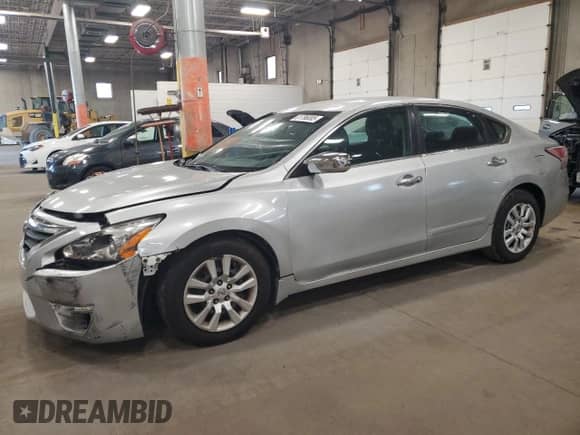 2015 Nissan Altima SV с VIN 1N4AL3AP1FC584995, выставлен на аукционе Copart как лот 81796005 с пробегом 136 012 миль миль и Списание • Salvage title. История ставок и продаж доступна на DreamBid. Изображение 1.