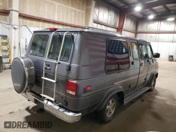 1994 Chevrolet Chevy Van с VIN 1GBEG25K6RF158378, выставлен на аукционе Copart как лот 82063375 с пробегом 146 843 миль миль и Чистый • Clean title. История ставок и продаж доступна на DreamBid. Изображение 3.