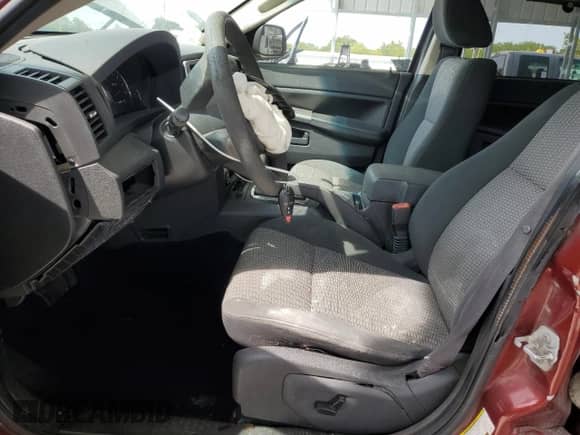 2008 Jeep Grand Cherokee Laredo с VIN 1J8GR48K28C139292, выставлен на аукционе Copart как лот 71503685 с пробегом 217 563 миль миль и Списание • Salvage title. История ставок и продаж доступна на DreamBid. Изображение 7.