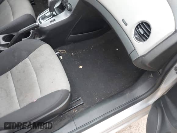 2014 Chevrolet Cruze LS с VIN 1G1PA5SH4E7421495, выставлен на аукционе IAAI как лот 43182759 с пробегом 178 222 миль миль и . История ставок и продаж доступна на DreamBid. Изображение 5.