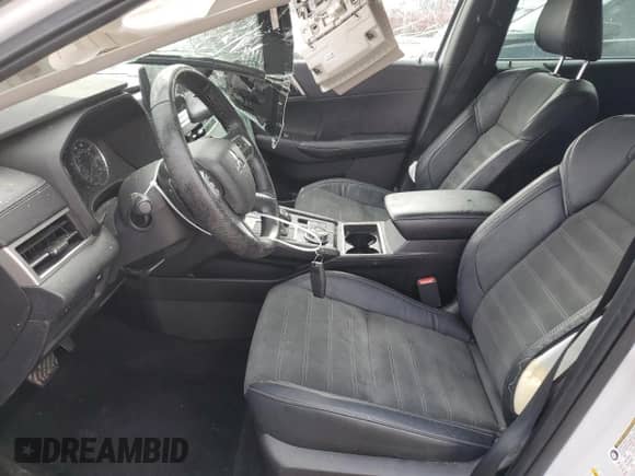 2022 Mitsubishi Outlander SE с VIN JA4J3UA84NZ085851, выставлен на аукционе Copart как лот 61225455 с пробегом 38 853 миль миль и Списание • Salvage title. История ставок и продаж доступна на DreamBid. Изображение 7.