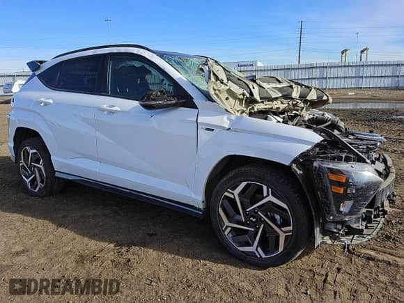 2024 Hyundai Kona N Line z VIN KM8HACA39RU087330, wystawiony jako Copart lot #81424844 z przebiegiem 15 844 mil mil oraz Nie do naprawy • Non repairable. Historia ofert i sprzedaży dostępna na DreamBid. Obrazek 4.