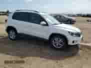 2017 Volkswagen Tiguan S с VIN WVGBV7AX9HW512083, выставлен на аукционе Copart как лот 80196255 с пробегом 93 988 миль миль и Списание • Salvage title. История ставок и продаж доступна на DreamBid. Изображение 4.