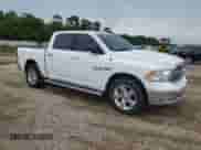 2015 Ram 1500 Outdoorsman z VIN 1C6RR7LMXFS699341, wystawiony jako Copart lot #55948165 z przebiegiem 131 030 mil mil oraz Czysty tytuł • Clean title. Historia ofert i sprzedaży dostępna na DreamBid. Obrazek 4.