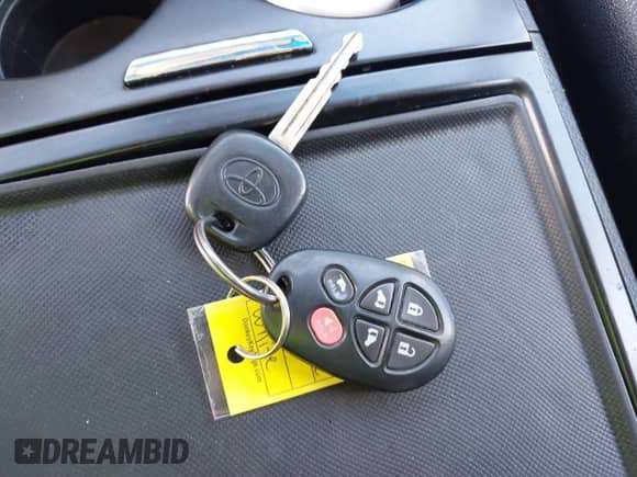 2016 Toyota Sienna SE with VIN 5TDXK3DCXGS700517, listed as a IAAI auction lot 40573738 with 141,785 mi miles and . Bid and sale history available at DreamBid. Image 11.