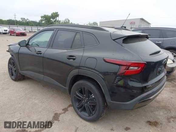 2025 Chevrolet Trax ACTIV z VIN KL77LKEPXSC258953, wystawiony jako IAAI lot #43152346 z przebiegiem 5 065 mil mil oraz . Historia ofert i sprzedaży dostępna na DreamBid. Obrazek 3.