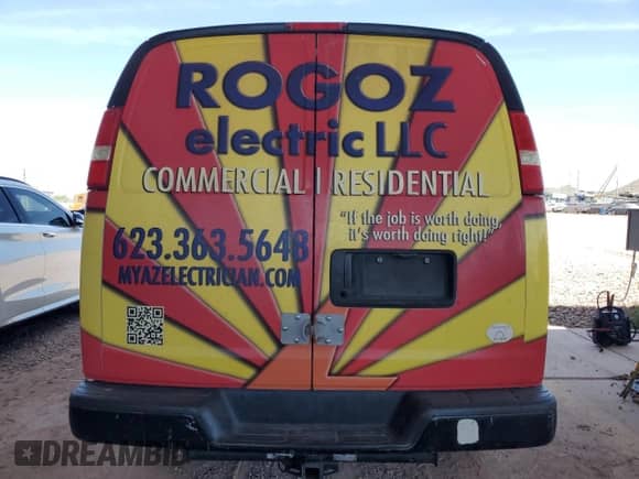 2011 Chevrolet Express Cargo с VIN 1GCWGFCA7B1154750, выставлен на аукционе Copart как лот 56988595 с пробегом 258 974 миль миль и Списание • Salvage title. История ставок и продаж доступна на DreamBid. Изображение 6.