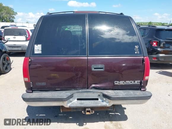 1996 Chevrolet Tahoe с VIN 1GNEK13R5TJ372035, выставлен на аукционе IAAI как лот 42718771 с пробегом 198 972 миль миль и . История ставок и продаж доступна на DreamBid. Изображение 16.