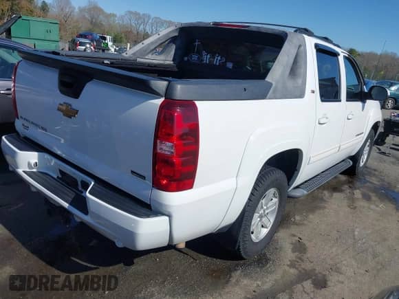 2011 Chevrolet Avalanche LT с VIN 3GNTKFE39BG180128, выставлен на аукционе IAAI как лот 41887676 с пробегом 183 098 миль миль и . История ставок и продаж доступна на DreamBid. Изображение 4.