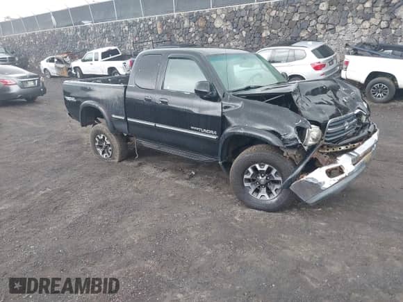 2001 Toyota Tundra Limited z VIN 5TBBT48131S129314, wystawiony jako IAAI lot #42419214 z przebiegiem 169 024 mil mil oraz . Historia ofert i sprzedaży dostępna na DreamBid. Obrazek 1.