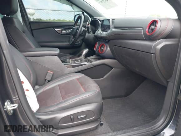 2021 Chevrolet Blazer RS с VIN 3GNKBKRS2MS542967, выставлен на аукционе IAAI как лот 42617417 с пробегом 48 571 миль миль и . История ставок и продаж доступна на DreamBid. Изображение 5.