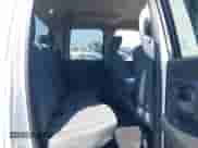 2014 Ram 1500 Express z VIN 1C6RR6FT3ES391164, wystawiony jako IAAI lot #42724639 z przebiegiem 162 810 mil mil oraz . Historia ofert i sprzedaży dostępna na DreamBid. Obrazek 8.