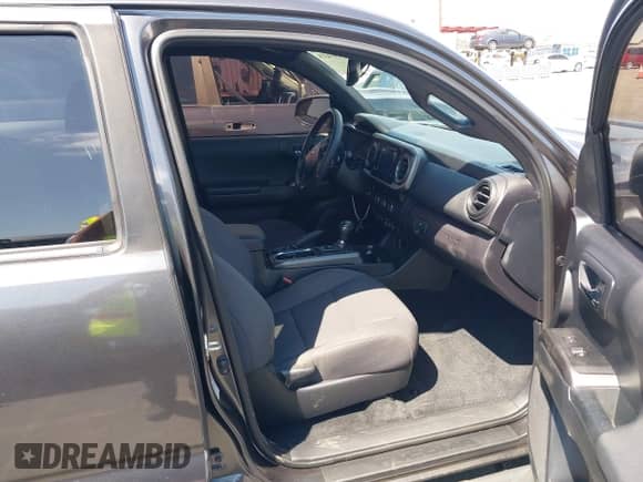 2019 Toyota Tacoma SR5 с VIN 3TMAZ5CN3KM084409, выставлен на аукционе IAAI как лот 43076335 с пробегом 73 078 миль миль и . История ставок и продаж доступна на DreamBid. Изображение 5.