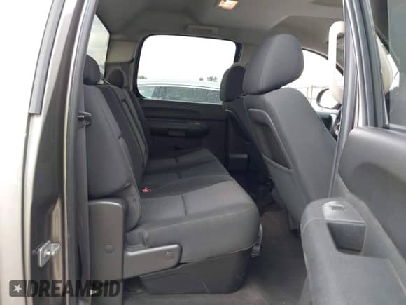 2012 Chevrolet Silverado 1500 LS z VIN 3GCPCREA1CG237415, wystawiony jako IAAI lot #43135420 z przebiegiem 215 687 mil mil oraz . Historia ofert i sprzedaży dostępna na DreamBid. Obrazek 8.