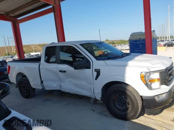 2021 Ford F-150 XLT z VIN 1FTEX1C56MKE47893, wystawiony jako IAAI lot #42095350 z przebiegiem 89 885 mil mil oraz . Historia ofert i sprzedaży dostępna na DreamBid. Obrazek 13.