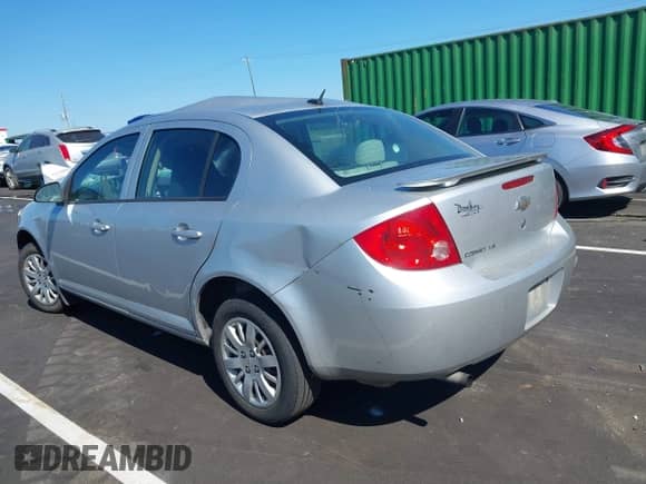 2009 Chevrolet Cobalt LS с VIN 1G1AK58H697234646, выставлен на аукционе IAAI как лот 43108379 с пробегом 242 883 миль миль и . История ставок и продаж доступна на DreamBid. Изображение 3.
