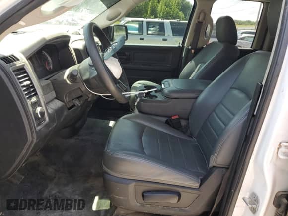 2020 Ram 1500 Tradesman z VIN 1C6RR6FG7LS116834, wystawiony jako Copart lot #64335535 z przebiegiem 75 972 mil mil oraz Szkoda całkowita • Salvage title. Historia ofert i sprzedaży dostępna na DreamBid. Obrazek 7.