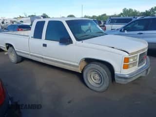 1997 GMC Sierra 1500 z VIN 1GTEC19R4VE502931, wystawiony jako IAAI lot #42124525 z przebiegiem 318 270 mil mil oraz . Historia ofert i sprzedaży dostępna na DreamBid. Obrazek 1.