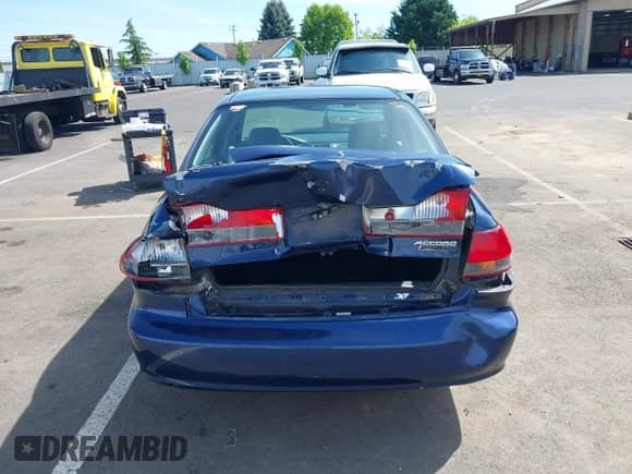 2001 Honda Accord LX with VIN 1HGCG56431A138063, listed as a IAAI auction lot 42196941 with 325,924 mi miles and . Bid and sale history available at DreamBid. Image 16.