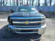 2017 Chevrolet Silverado 2500HD Work Truck z VIN 1GC1KUEG0HF219674, wystawiony jako IAAI lot #41883430 z przebiegiem 94 113 mil mil oraz . Historia ofert i sprzedaży dostępna na DreamBid. Obrazek 11.
