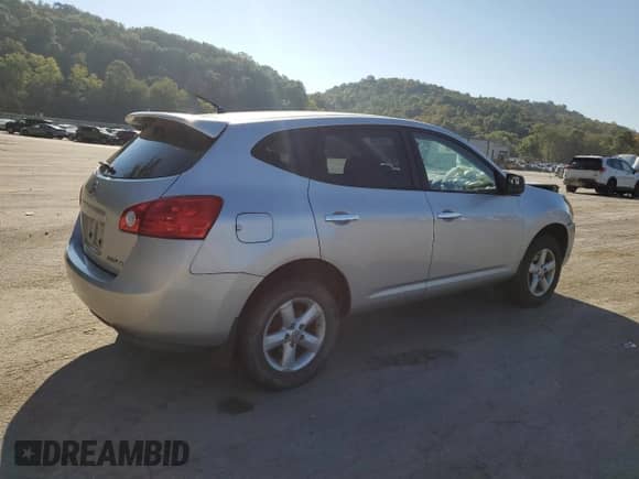 2010 Nissan Rogue S with VIN JN8AS5MV9AW611665, listed as a Copart auction lot 71457585 with 135,550 mi miles and Salvage title. Bid and sale history available at DreamBid. Image 3.